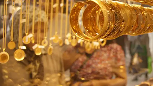 Gram altın 225 lira seviyelerinde