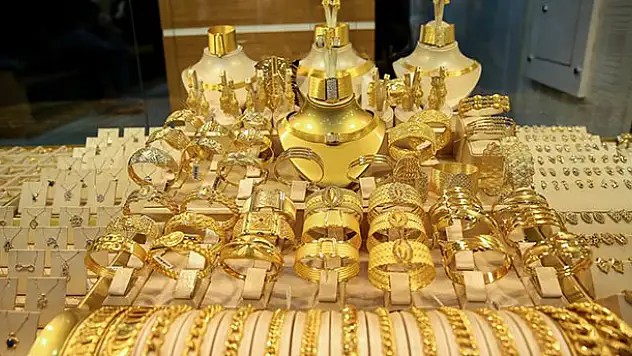 Gram altın 233 lira seviyelerinde