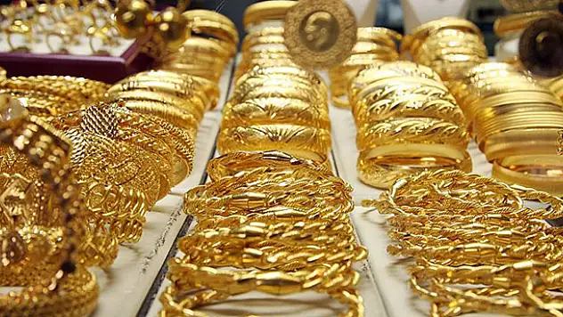 Gram altın haftaya düşüşle başladı