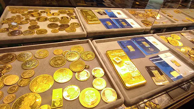 Gram altın rekor seviyede, gümüşe de ilgi artıyor