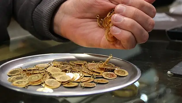 Gram altın rekorunu koruyor! 6 Mart çeyrek ve gram altın fiyatları
