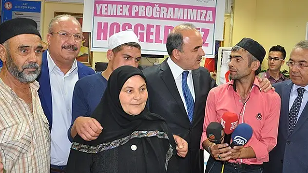 Gül Gençlik Derneği üyeleri yemekte buluştu