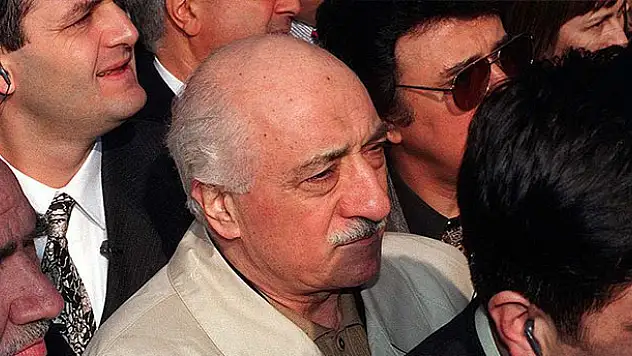 Gülen hakkındaki yakalama kararı 23'e çıktı