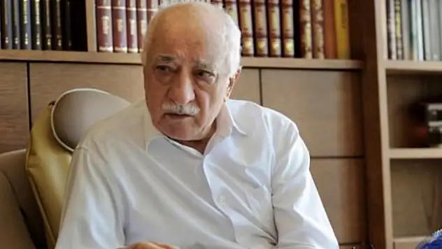 Gülen'in kitapları raflardan kaldırıldı