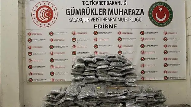 Gümrükler Muhafaza Müdürlüğü ekipleri, 1,3 ton uyuşturucu madde ele geçirdi