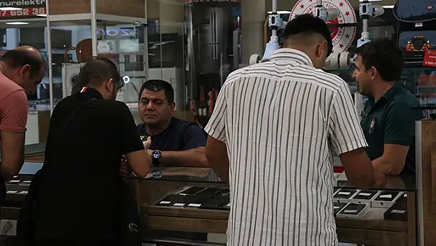 Gümrüklerden satılan 2,3 milyar liralık eşya ekonomiye kazandırıldı
