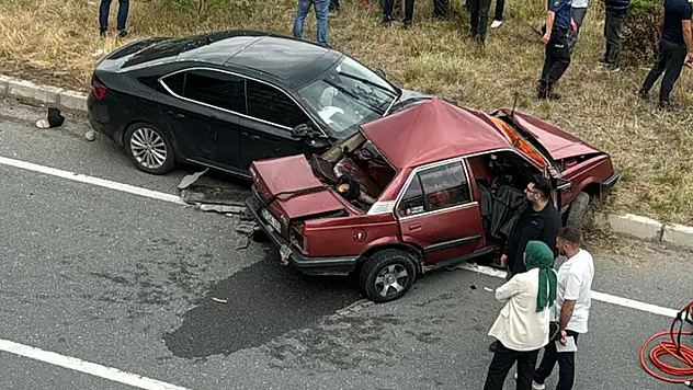 Gümüşhane'de otomobiller çarpıştı Yaşlı çift öldü, 3 torun yaralı
