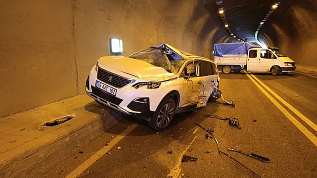 Gümüşhane'de yarım saat arayla meydana gelen iki kazada 1 kişi öldü, 3 kişi yaralandı