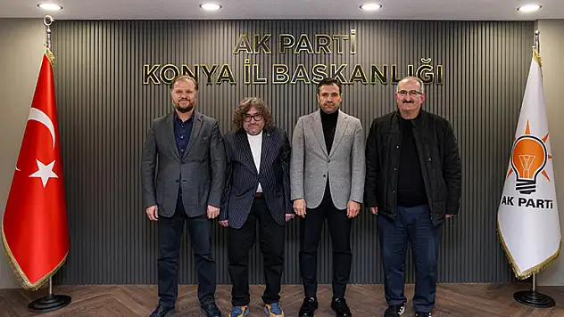 Günay, Başkan Özgökçen'e hatıra parası takdimi