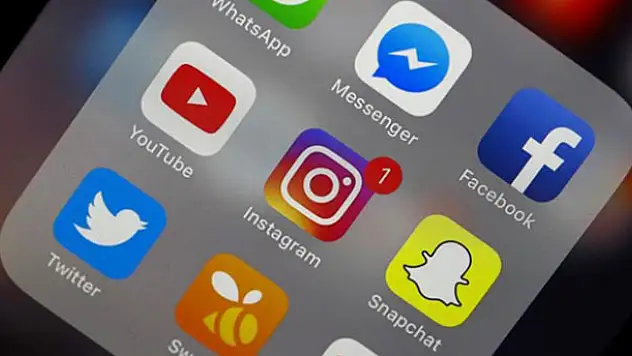 Günde ortalama 4 saat sosyal medyada geçiriliyor