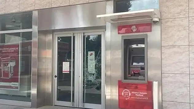 Gündüz vakti fıkra gibi banka soygunu girişimi: Sigara parası almak istedik

