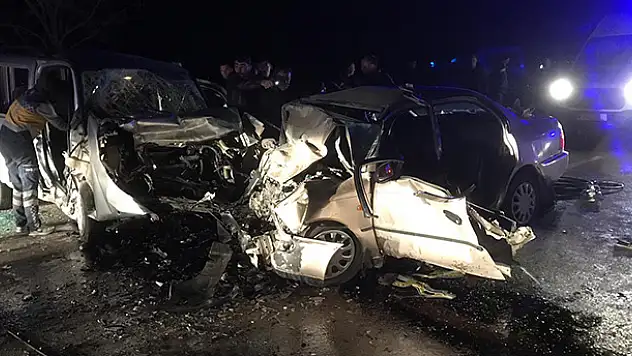 Güneysınır'da feci kaza : 4 ölü