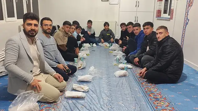 Güneysınırlı gençler camide buluştu