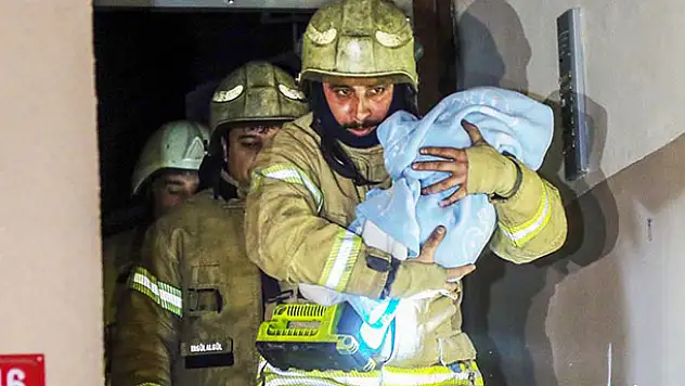 Güngören'de 5 katlı binada yangın: 4'ü çocuk 16 kişi kurtarıldı