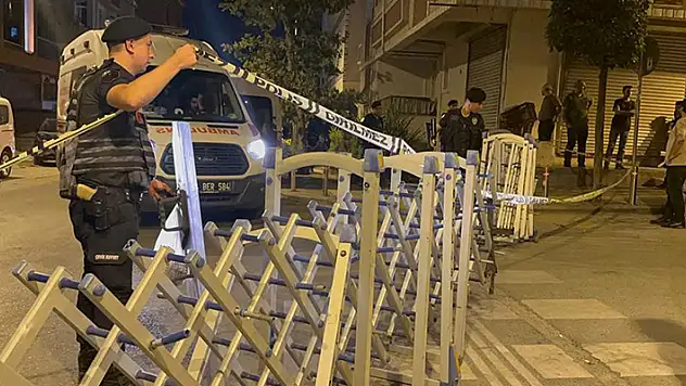 Güngören'de kahvehaneye silahlı saldırı: 2 ölü, 4 yaralı
