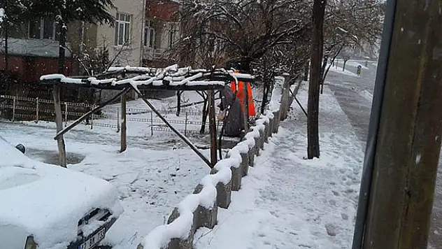 Günün fotoğrafı Konya'dan! Belediye personelinden alkışlanacak hareket
