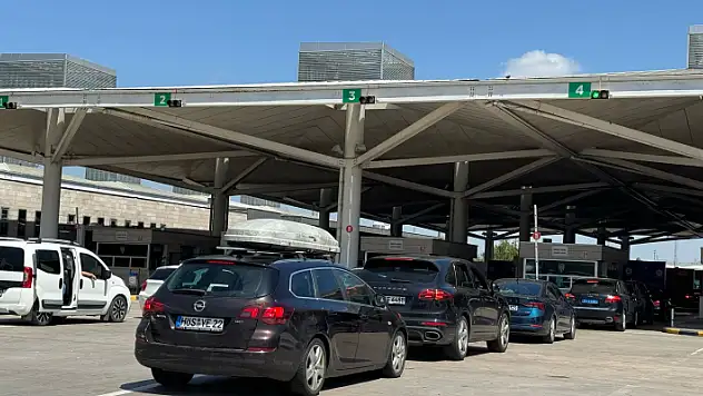 Gurbetçilerin yurda gelişleri başladı
