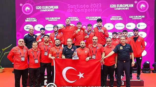 Güreş Milli Takımı Avrupa ikincisi oldu