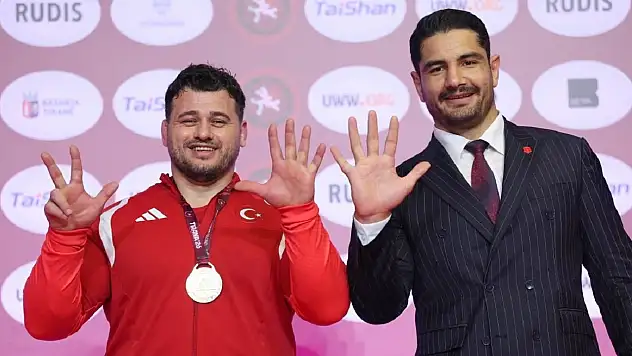 Güreş'te tarihi başarı, Rıza Kayaalp rekorla tarihe geçti