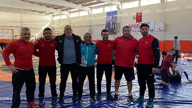 Güreşçiler olimpiyat mesaisinde