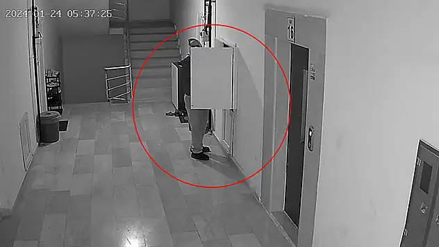Gürültü yaptıklarını iddia ettiği komşusunun elektrik ve suyunu kesip tehdit etti

