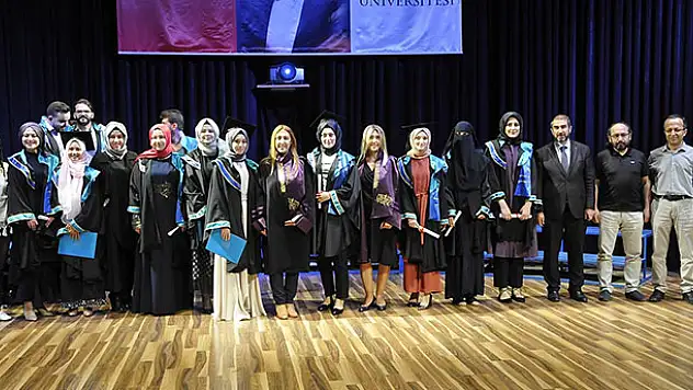 Güzel Sanatlar Fakültesi'nde mezuniyet töreni