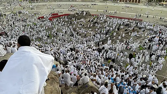 Hacı adayları Arafat'ta
