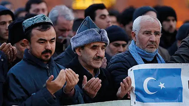 Hacı Bayram'da eller Doğu Türkistan için duaya açıldı