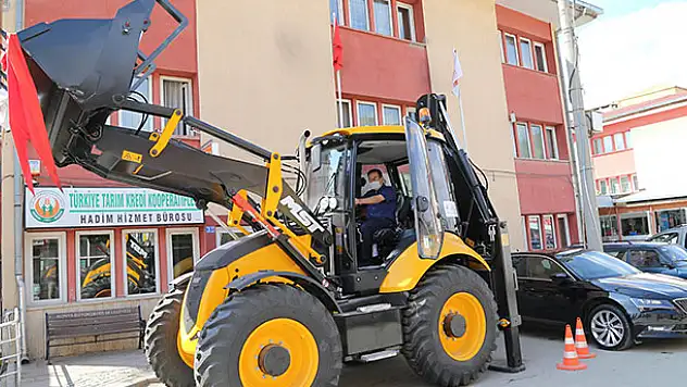 Hadim Belediyesine iş makinesi hibe edildi