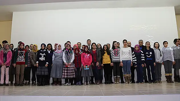 Hadim'de başarılı öğrenciler ödüllendirildi
