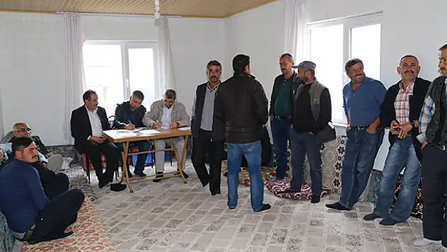 Hadim'de çiftçilere süt koyunu dağıtıldı