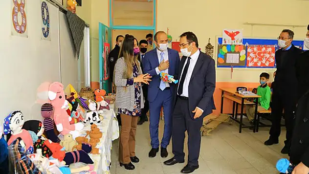 Hadim'de ilkokul öğrencilerinden 'Atadan Toruna Oyuncaklar' sergisi