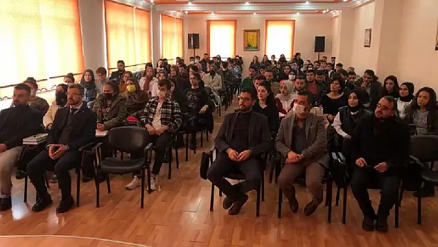 Hadim'de insan hayatında zamanın önemi konulu konferans verildi
