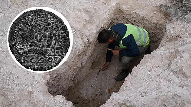 Hadrianapolis'te 2'nci yüzyıla ait sikke ile 5'inci yüzyıla ait fibula bulundu
