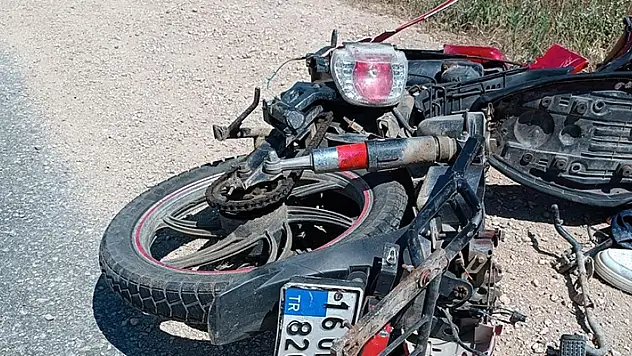 Hafif ticari araçla çarpışan motosikletin sürücüsü öldü
