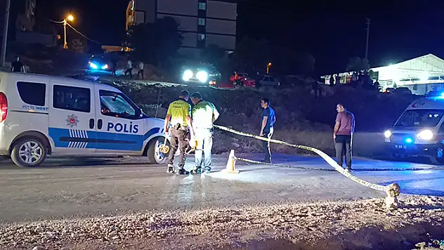Hafif ticari araçla motosiklet çarpıştı: 1 ölü, 1 yaralı
