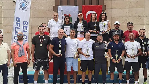 
Hafta Sonu Senyör Tenis Turnuvası bitti