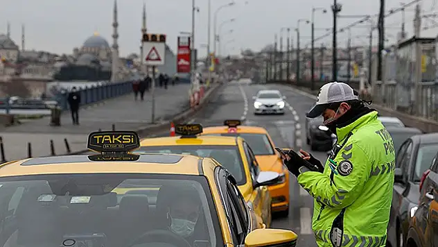 Hafta sonu sokağa çıkma kısıtlaması bugün saat 19.00'da başlayacak