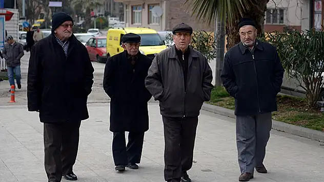 Hafta sonu sokağa çıkma yasağı geri gelebilir! 65 yaş üstü yasağı da gündemde