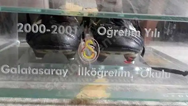 Hagi'nin UEFA Kupası'nı getiren kramponları satılıyor