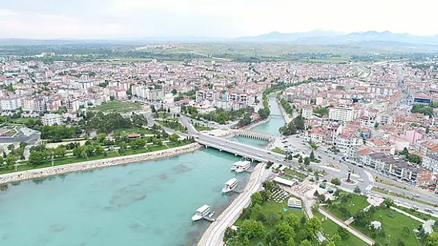 Hak ettiğimiz  yerde değiliz