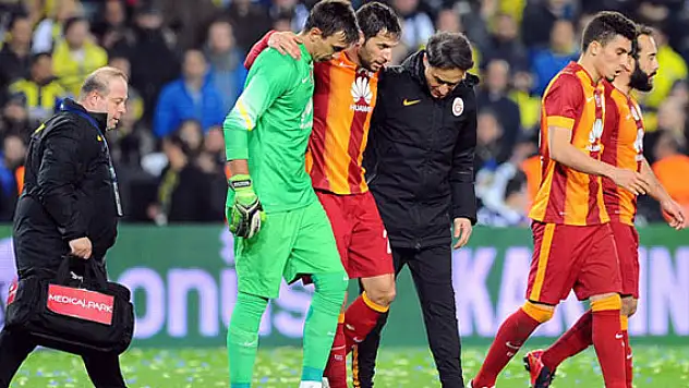 Hakan Balta stattan koltuk değnekleri ile ayrıldı