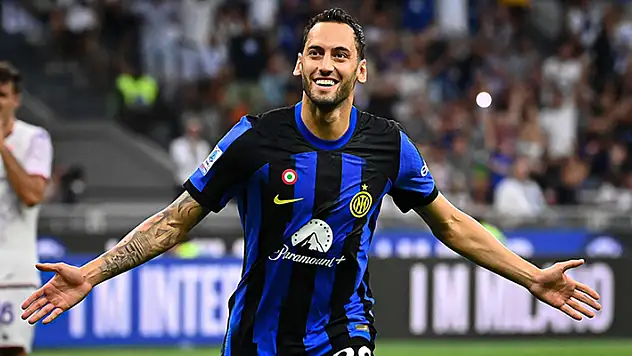 Hakan Çalhanoğlu, Altın Top ödülüne aday gösterildi
