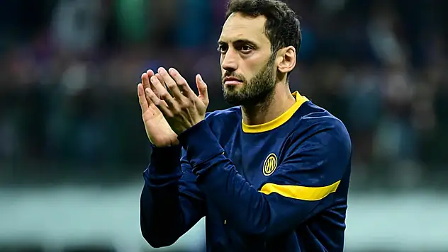 Hakan Çalhanoğlu, Inter'de kalmak istiyor