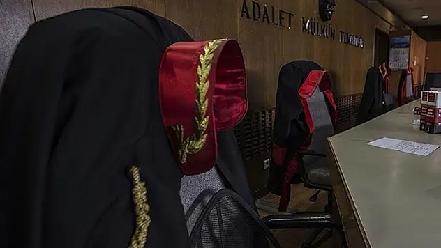 Hakim ve savcıların görevde yükselmelerine ilişkin kararlar Resmi Gazete'de
