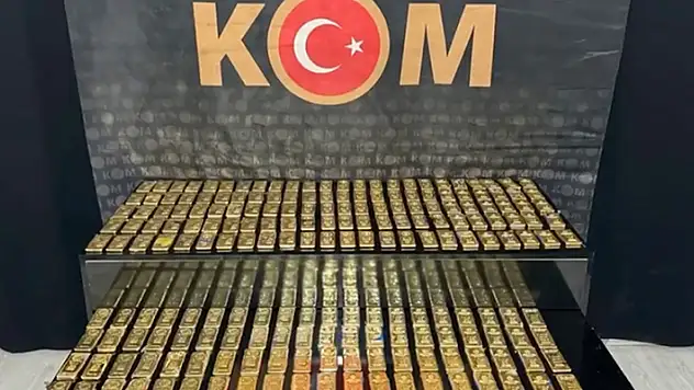 Hakkari'de 221 kilogram kaçak külçe altın ele geçirildi
