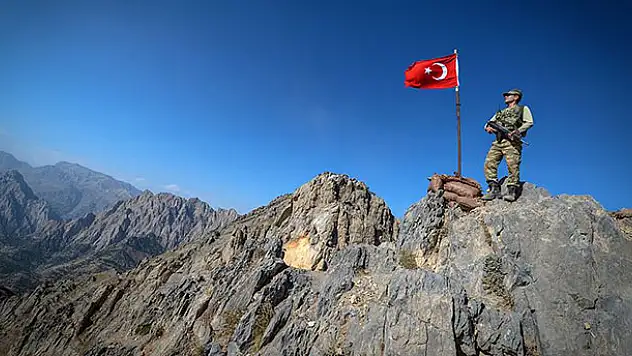 Hakkari'de 3 PKK'lı terörist etkisiz hale getirildi