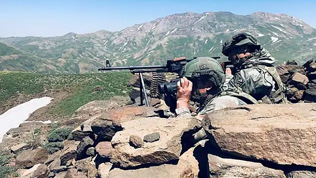 Hakkari'de 3 terörist etkisiz hale getirildi