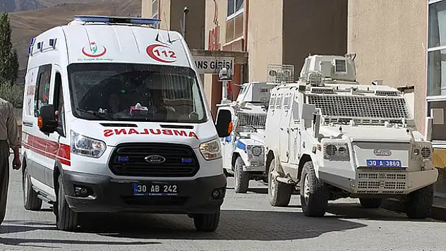 Hakkari'de ağır yaralanan asker şehit oldu