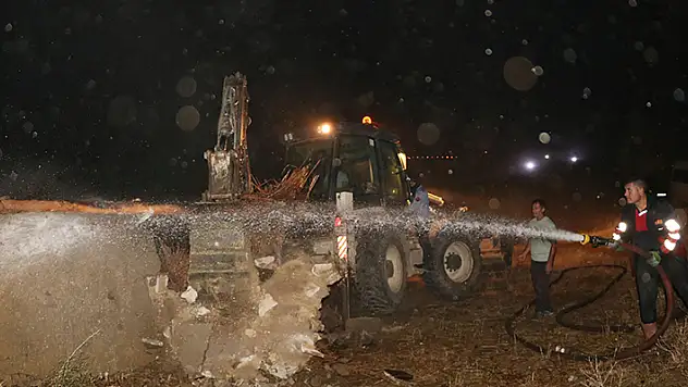 Hakkari'de ahır yangını: 7 büyükbaş öldü

